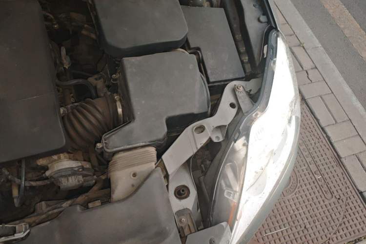 Used Ford Focus 2011 Sedan 1.8L Automatic Luxury Model Engine Bay Left