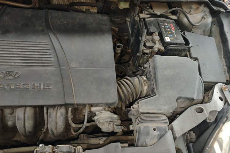Used Ford Focus 2011 Sedan 1.8L Automatic Fashion Edition Engine Bay Left