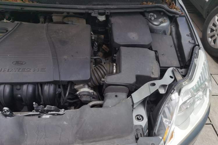 Used Ford Focus 2011 Sedan 1.8L Automatic Fashion Edition Engine Bay Left