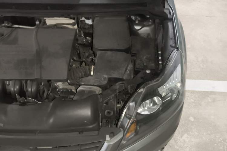 Used Ford Focus 2011 Hatchback 1.8L Automatic Fashion Edition Engine Bay Left