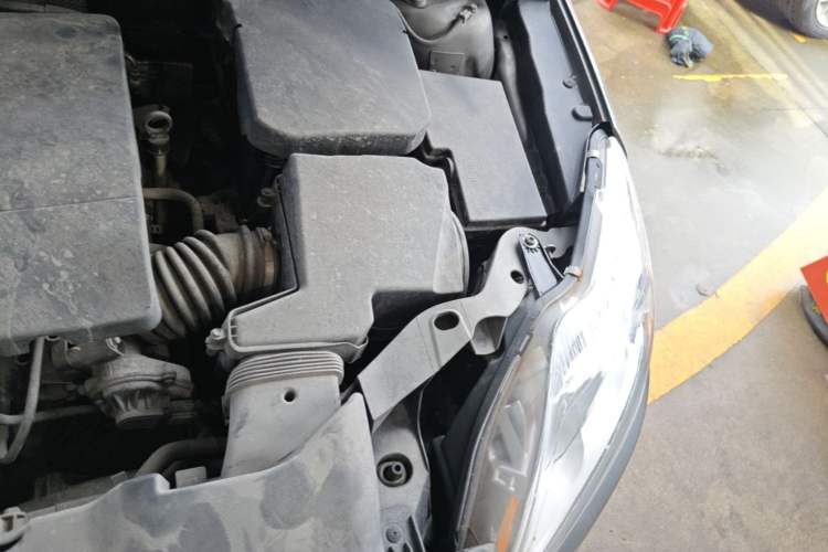 Used Ford Focus 2011 Sedan 1.8L Automatic Fashion Edition Engine Bay Left