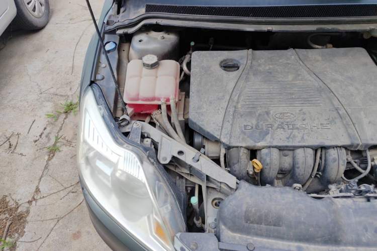 Used Ford Focus 2011 Sedan 1.8L Automatic Fashion Edition Engine Bay Right