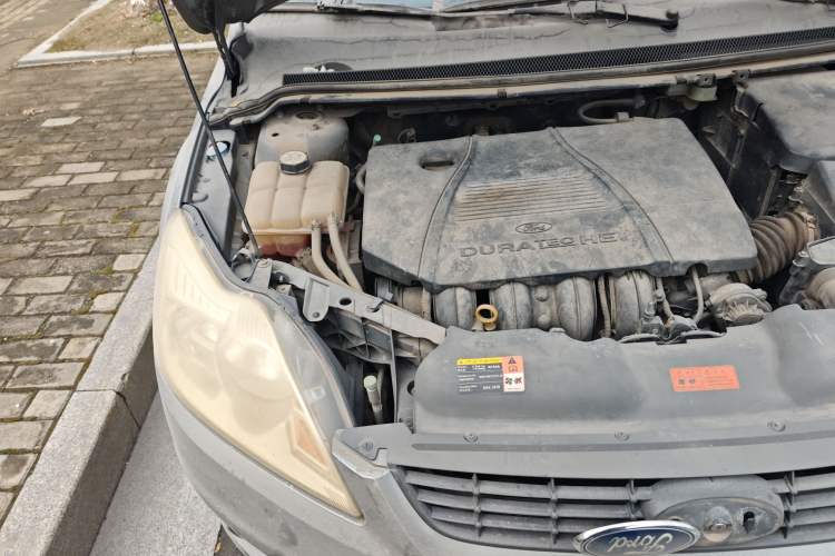 Used Ford Focus 2011 Sedan 1.8L Manual Classic Model Engine Bay Right