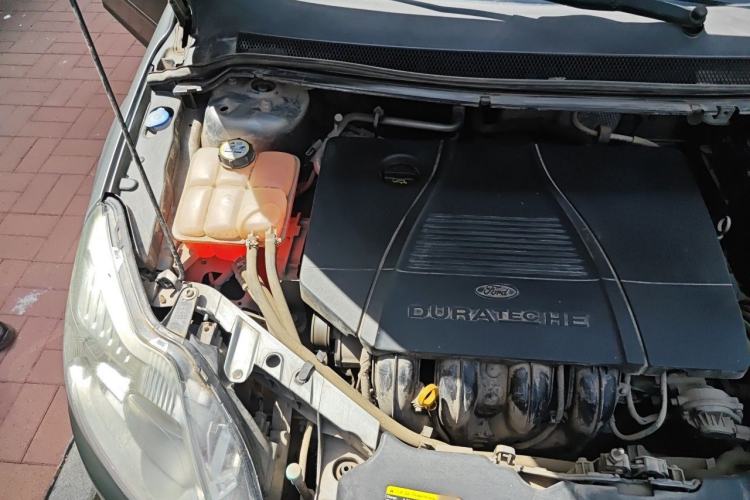 Used Ford Focus 2011 Sedan 1.8L Automatic Fashion Edition Engine Bay Right