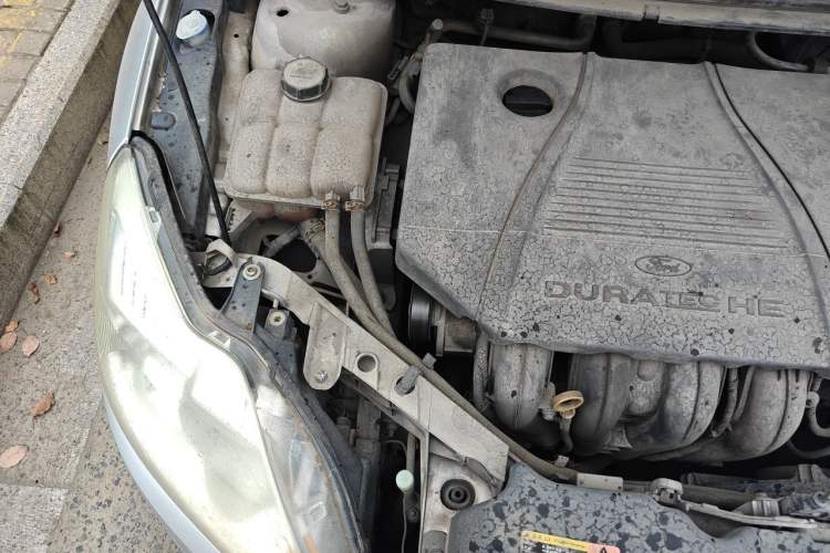 Used Ford Focus 2011 Sedan 1.8L Manual Classic Model Engine Bay Right
