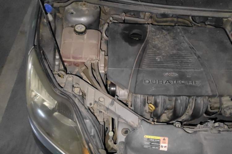 Used Ford Focus 2011 Hatchback 1.8L Manual Comfort Model Engine Bay Right