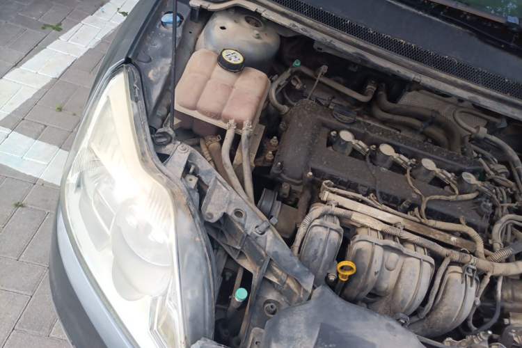 Used Ford Focus 2011 Sedan 1.8L Automatic Fashion Edition Engine Bay Right