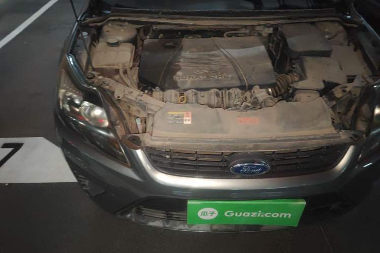 Used Ford Focus 2011 Hatchback 1.8L Manual Comfort Model Engine Bay Right