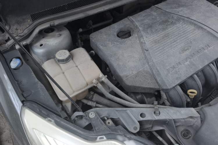Used Ford Focus 2011 Sedan 1.8L Automatic Fashion Edition Engine Bay Right