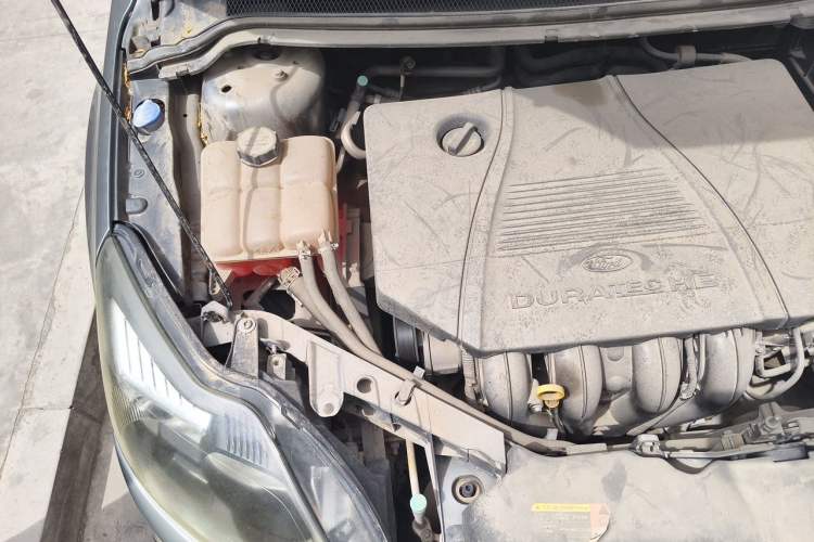 Used Ford Focus 2011 Hatchback 1.8L Manual Classic Model Engine Bay Right