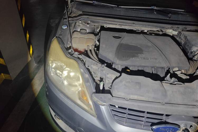 Used Ford Focus 2011 Sedan 1.8L Automatic Fashion Edition Engine Bay Right