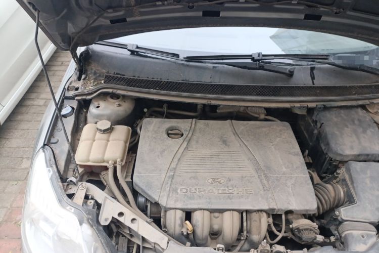 Used Ford Focus 2011 Sedan 1.8L Automatic Fashion Edition Engine Bay Right