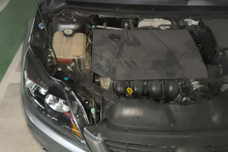 Used Ford Focus 2011 Hatchback 1.8L Automatic Fashion Edition Engine Bay Right