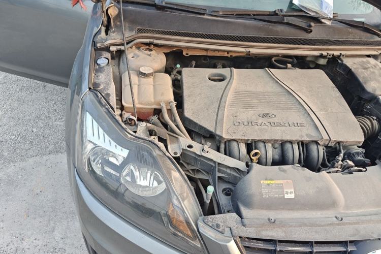 Used Ford Focus 2011 Hatchback 1.8L Manual Classic Model Engine Bay Right