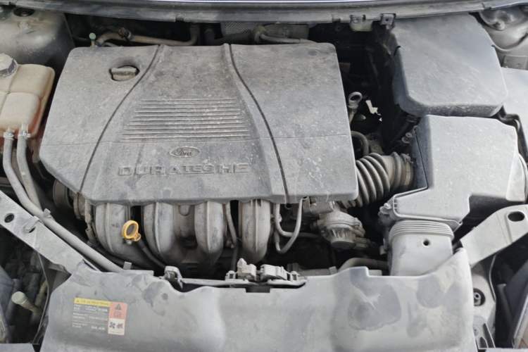 Used Ford Focus 2011 Sedan 1.8L Automatic Fashion Edition Engine Bay