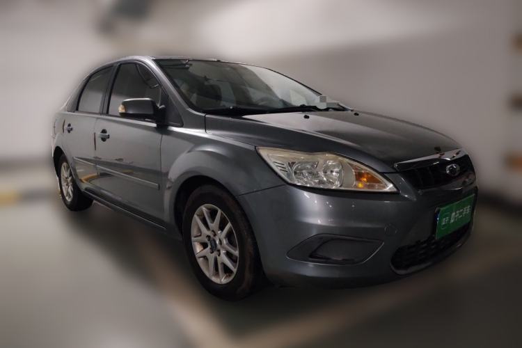 Used Ford Focus 2011 Sedan 1.8L Manual Comfort Model Front Right 45 Deg