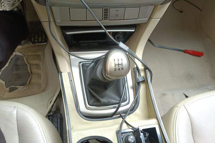 Used Ford Focus 2011 Sedan 1.8L Manual Comfort Model Gear Lever