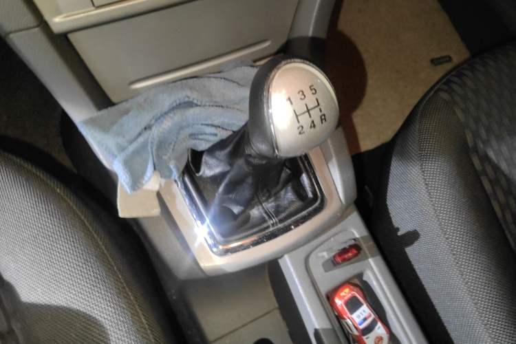 Used Ford Focus 2011 Hatchback 1.8L Manual Comfort Model Gear Lever