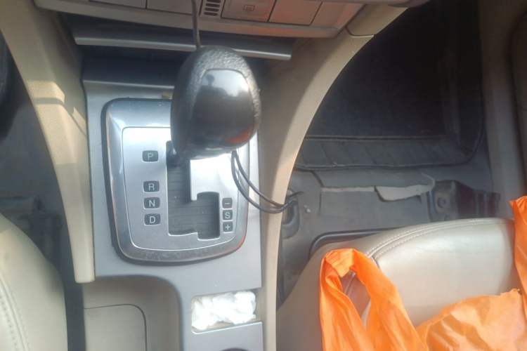 Used Ford Focus 2011 Sedan 1.8L Automatic Fashion Edition Gear Lever
