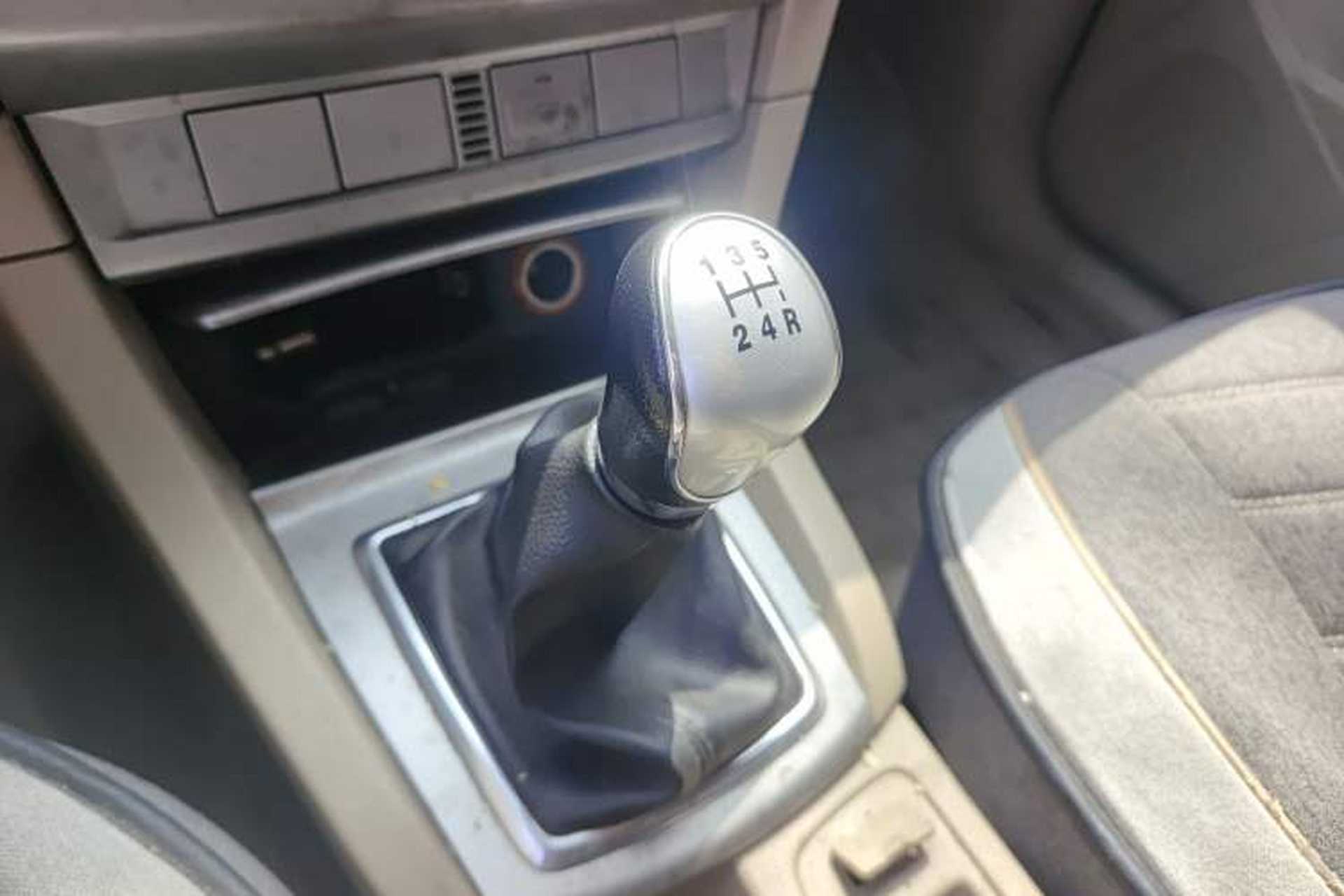 Used Ford Focus 2011 Sedan 1.8L Manual Classic Model Gear Lever