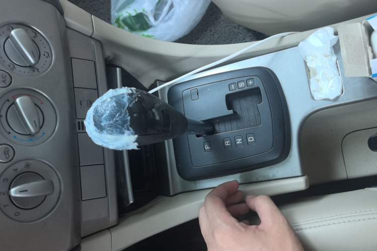 Used Ford Focus 2011 Sedan 1.8L Automatic Fashion Edition Gear Lever