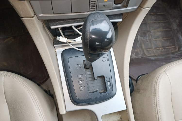 Used Ford Focus 2011 Sedan 1.8L Automatic Fashion Edition Gear Lever