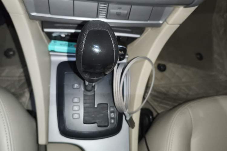 Used Ford Focus 2011 Hatchback 1.8L Automatic Fashion Edition Gear Lever
