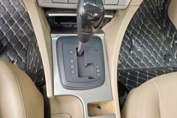 Used Ford Focus 2011 Sedan 1.8L Automatic Fashion Edition Gear Lever