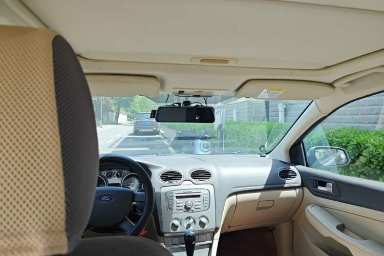 Used Ford Focus 2011 Sedan 1.8L Automatic Fashion Edition Headliner