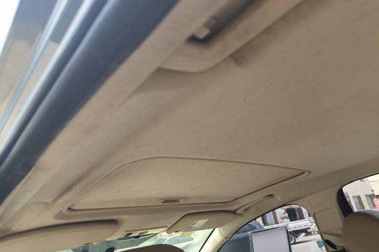 Used Ford Focus 2011 Sedan 1.8L Automatic Fashion Edition Headliner