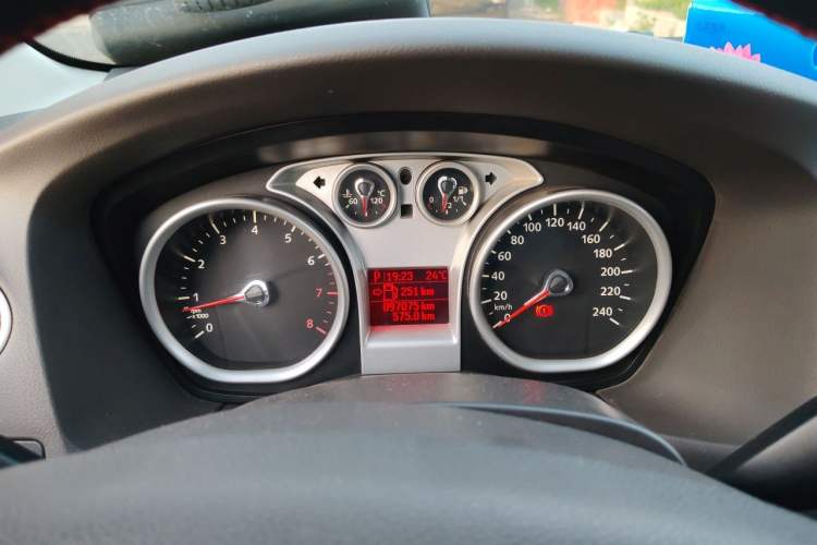 Used Ford Focus 2011 Hatchback 1.8L Automatic Fashion Edition Instrument Cluster