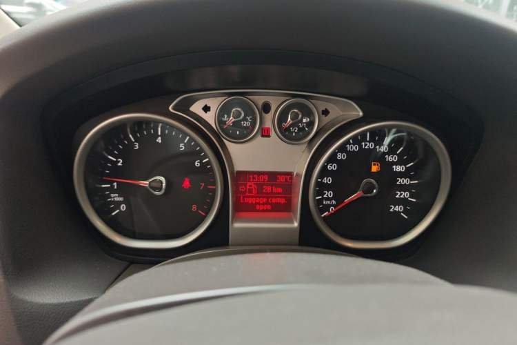 Used Ford Focus 2011 Sedan 1.8L Automatic Fashion Edition Instrument Cluster