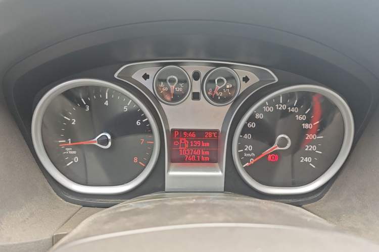 Used Ford Focus 2011 Sedan 1.8L Automatic Fashion Edition Instrument Cluster