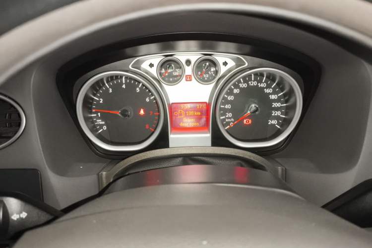 Used Ford Focus 2011 Hatchback 1.8L Automatic Fashion Edition Instrument Cluster