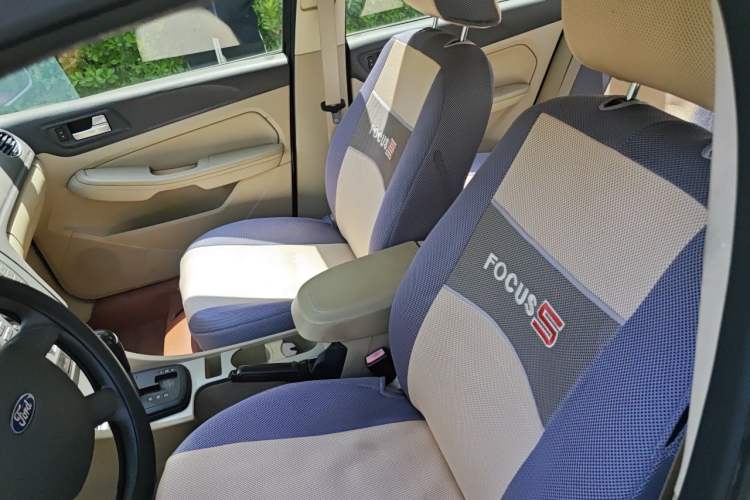 Used Ford Focus 2011 Sedan 1.8L Automatic Fashion Edition Left Front Seat