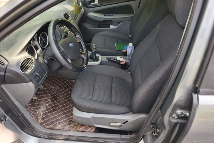Used Ford Focus 2011 Hatchback 1.8L Manual Classic Model Left Front Seat