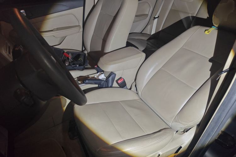 Used Ford Focus 2011 Sedan 1.8L Automatic Fashion Edition Left Front Seat
