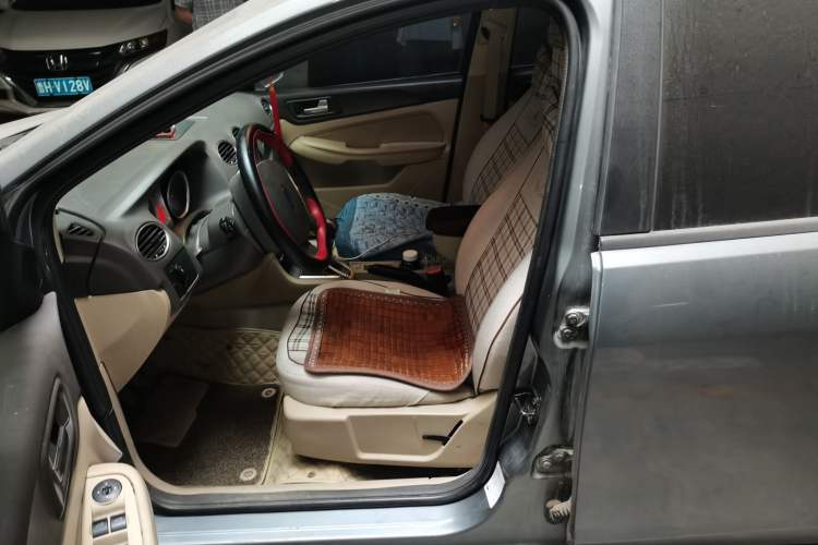 Used Ford Focus 2011 Sedan 1.8L Manual Classic Model Left Front Seat