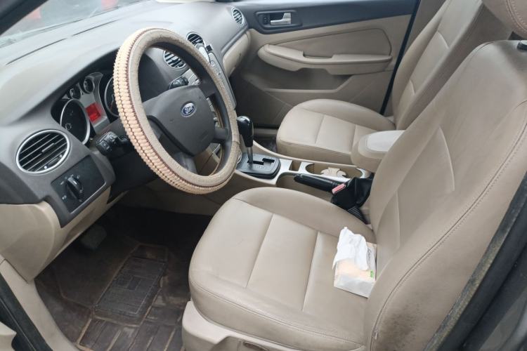 Used Ford Focus 2011 Sedan 1.8L Automatic Fashion Edition Left Front Seat