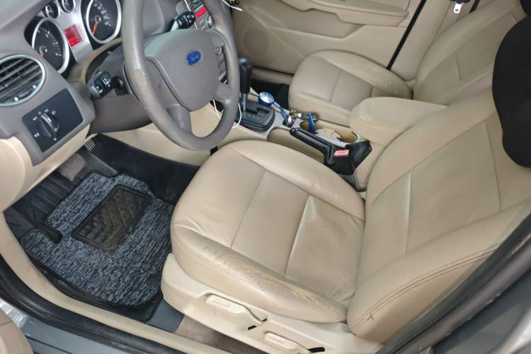 Used Ford Focus 2011 Sedan 1.8L Automatic Fashion Edition Left Front Seat