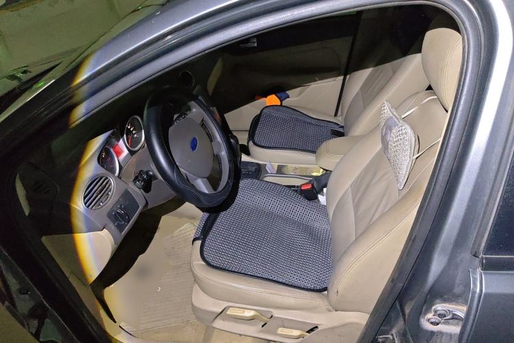 Used Ford Focus 2011 Sedan 1.8L Automatic Fashion Edition Left Front Seat