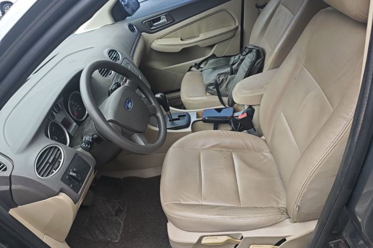Used Ford Focus 2011 Sedan 1.8L Automatic Fashion Edition Left Front Seat