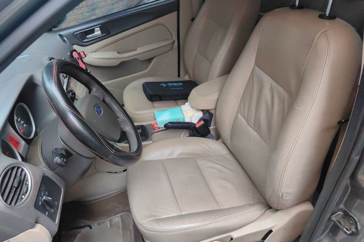 Used Ford Focus 2011 Sedan 1.8L Automatic Fashion Edition Left Front Seat