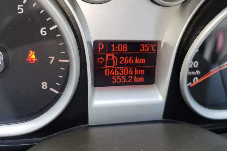 Used Ford Focus 2011 Hatchback 1.8L Automatic Fashion Edition Odometer Close Up