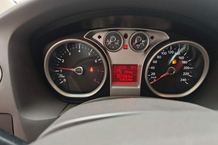 Used Ford Focus 2011 Sedan 1.8L Automatic Fashion Edition Odometer Close Up
