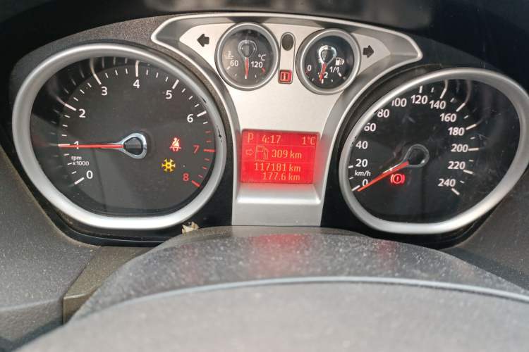 Used Ford Focus 2011 Sedan 1.8L Automatic Fashion Edition Odometer Close Up