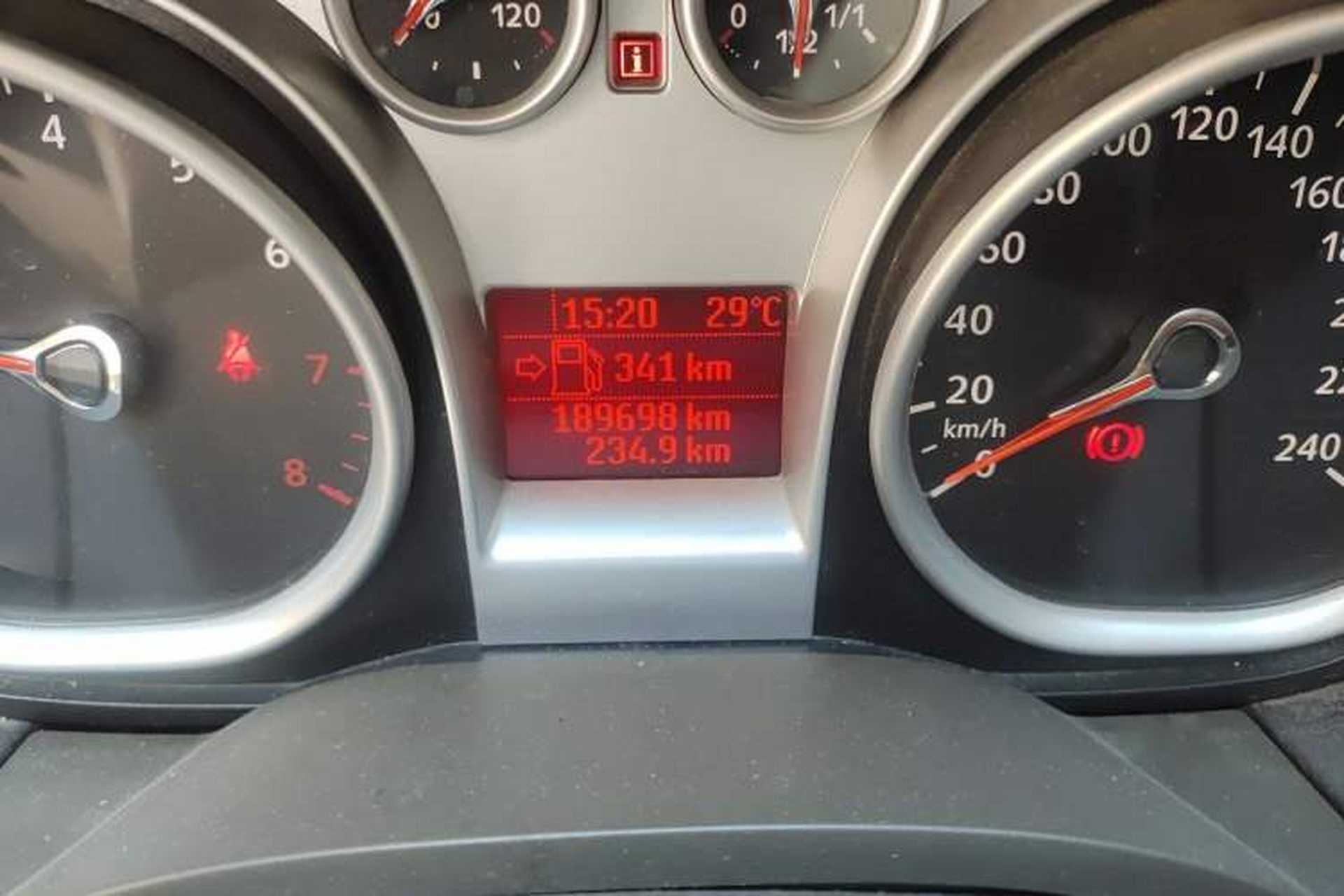 Used Ford Focus 2011 Sedan 1.8L Automatic Luxury Model Odometer Close Up