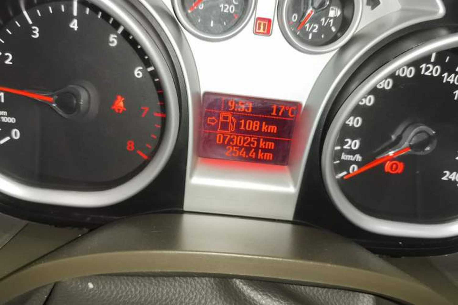 Used Ford Focus 2011 Hatchback 1.8L Automatic Fashion Edition Odometer Close Up