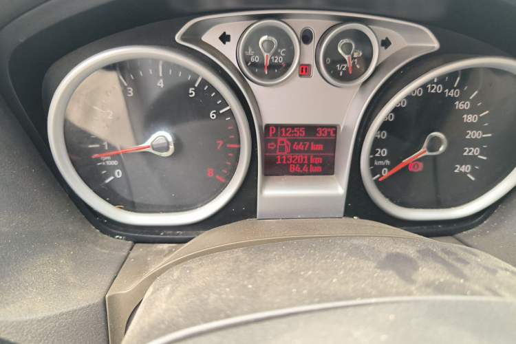 Used Ford Focus 2011 Sedan 1.8L Automatic Fashion Edition Odometer Close Up