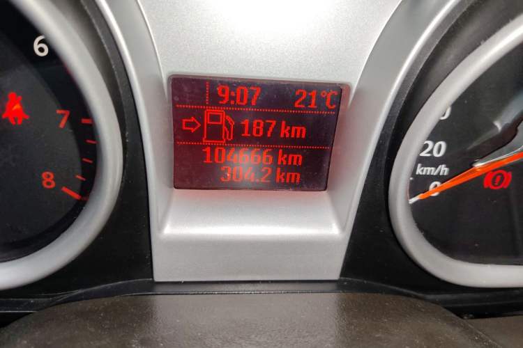 Used Ford Focus 2011 Sedan 1.8L Automatic Fashion Edition Odometer Close Up